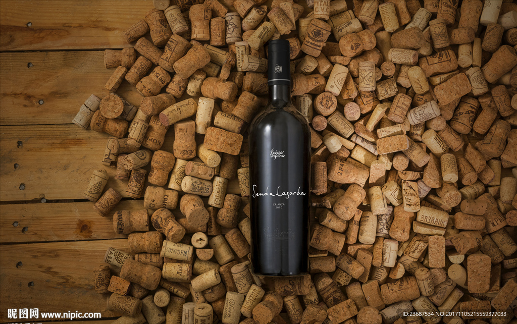 VI样机智能贴图模版酒瓶