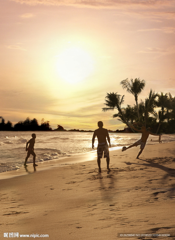 海湾地产广告沙滩人物图