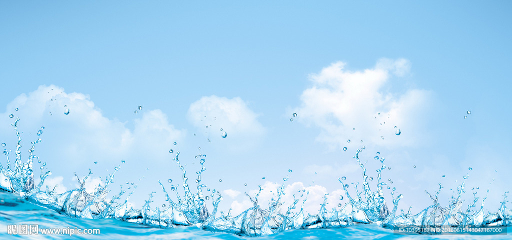 夏季冰和水凉爽化妆品海报背景