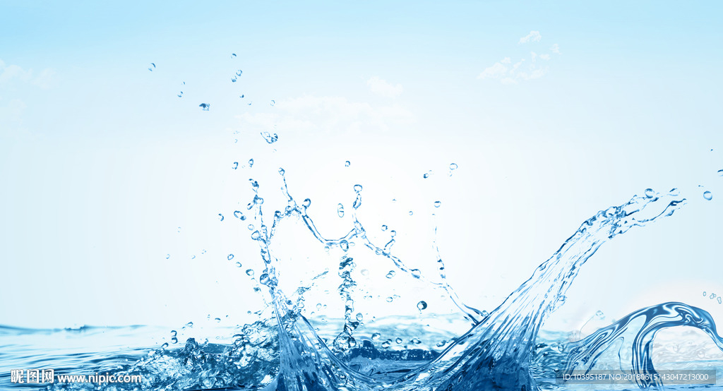 夏季冰和水凉爽化妆品海报背景