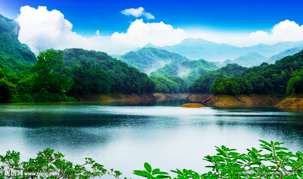 湖光山色 山水画