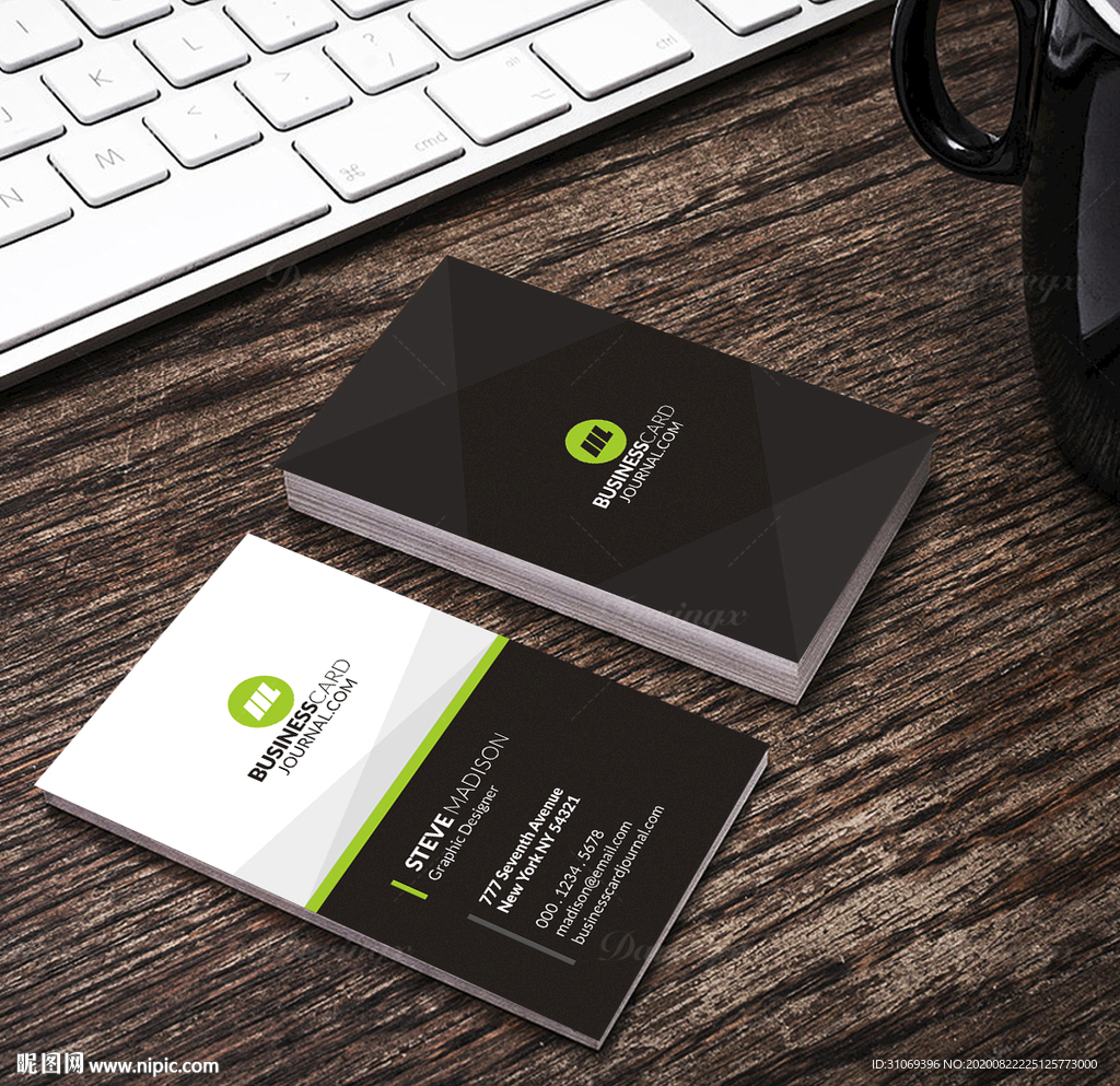 黑绿竖版简约名片正反双面PSD