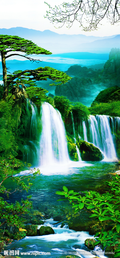 竖幅瀑布风景画