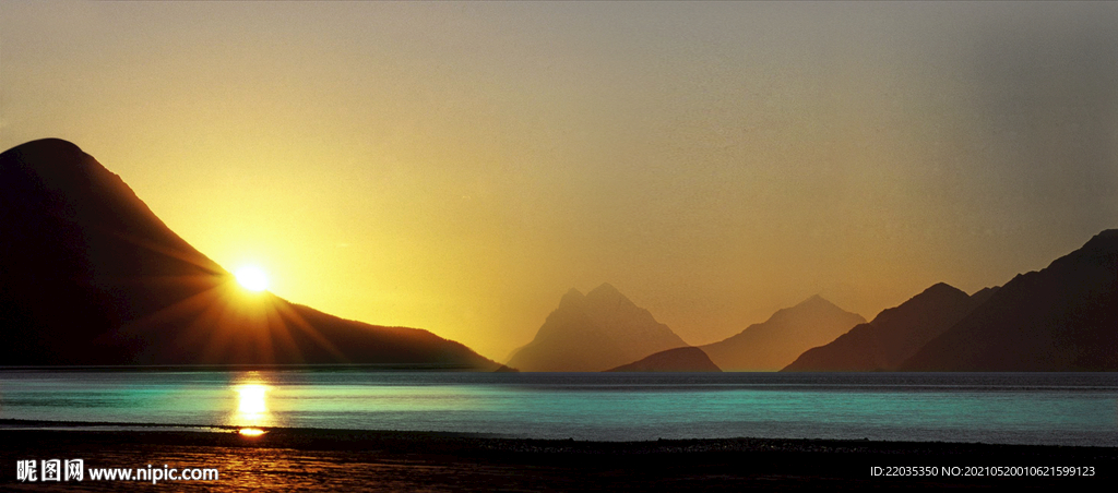 地产山湖意境豪宅户外大牌
