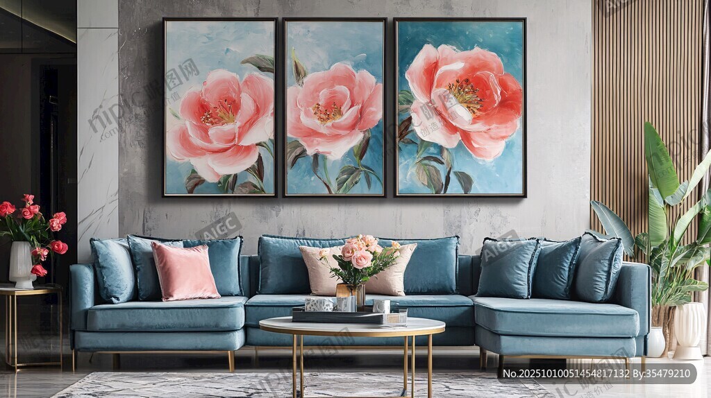 蓝色沙发客厅的花卉挂画
