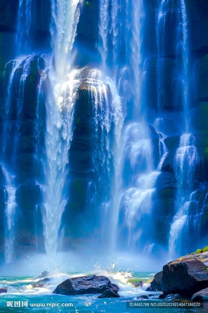 壮观瀑布景观