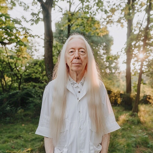 白发苍苍白发老人