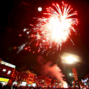 元宵节闹元宵放烟花