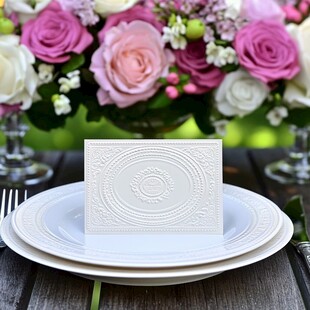 现代迎宾牌餐盘卡