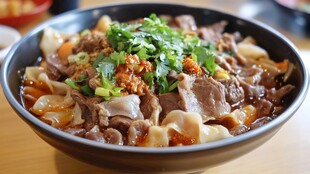 牛肉捞面皮牛肉拉面