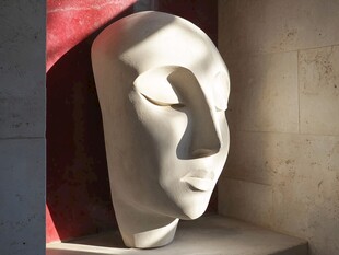 几何块面人物雕像