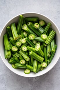 新鲜秋葵捞拌秋葵