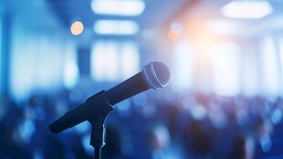 校园演说家背景