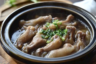 鲜蹄筋鹅掌煲