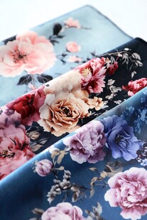多彩花卉图案布料