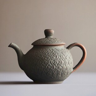 古朴陶艺茶壶