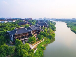 河畔中式古建景观