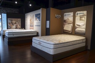 床垫展厅展示多款床垫