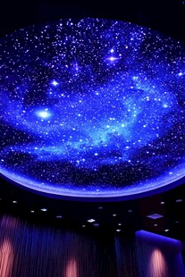 梦幻星空顶营造浪漫氛围