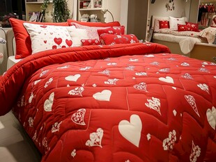 浪漫爱心主题红色床品