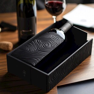 精致黑盒中的优雅葡萄酒