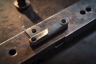 金属连接件特写