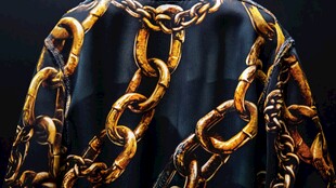 金色链条印花时尚服装