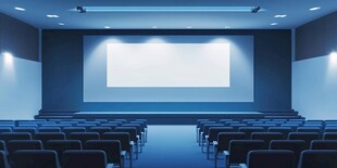 空旷影院静待观影时刻