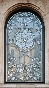 复古拱形彩色玻璃花窗