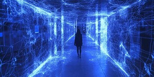 漫步科技光影隧道