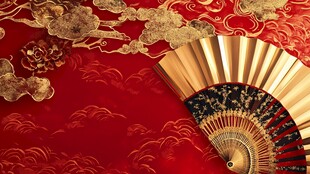 中式金扇配华丽红底纹饰