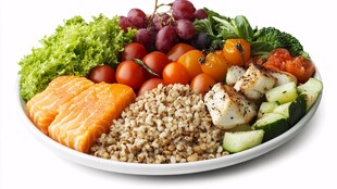 营养均衡的健康食材拼盘