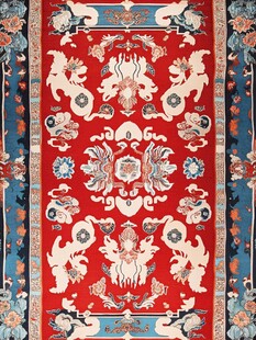 传统中式红底精美花纹地毯