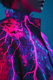 荧光闪电风时尚服装展示