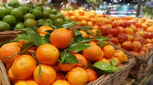 新鲜柑橘等水果陈列展示