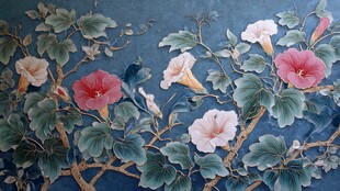 蓝色背景上的花卉精美画作