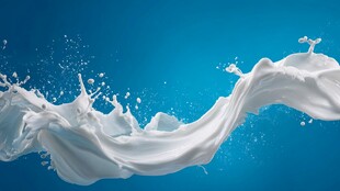 牛奶飞溅的动感瞬间