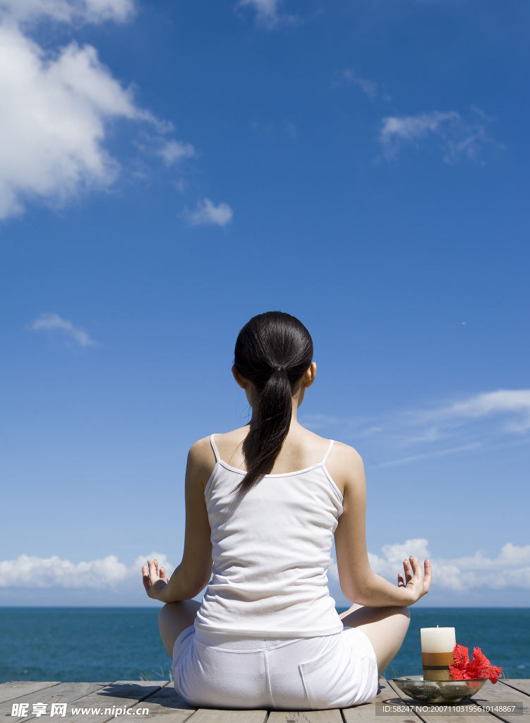 美丽女性与好风景