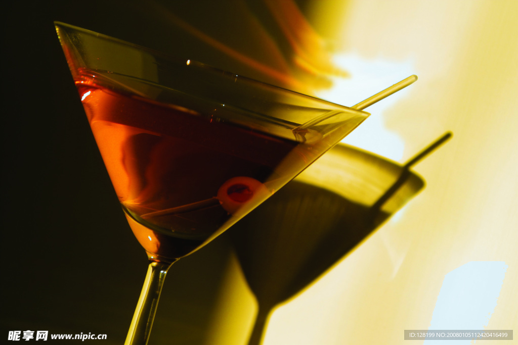 品酒话酒　酒杯酒瓶