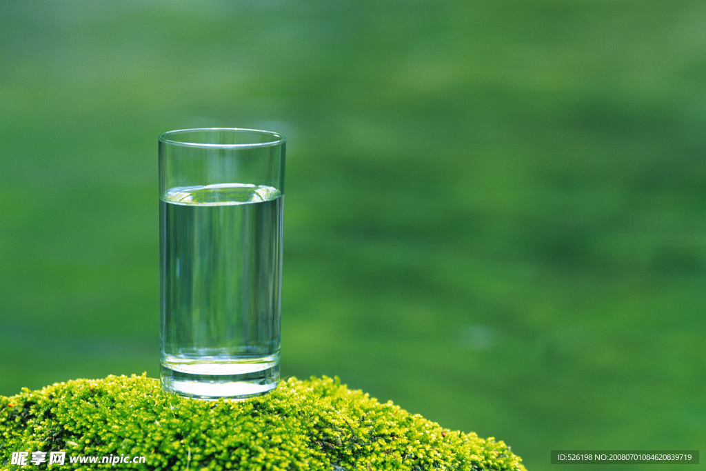 玻璃水杯