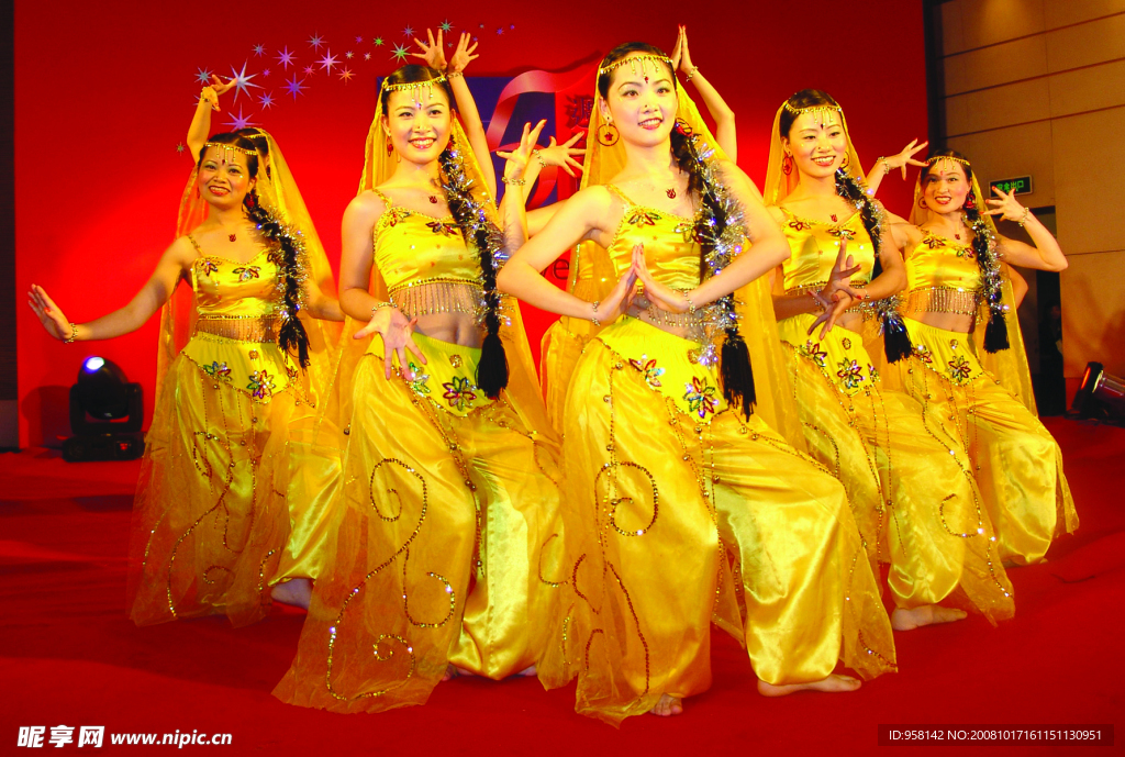 文艺晚会美女艳舞