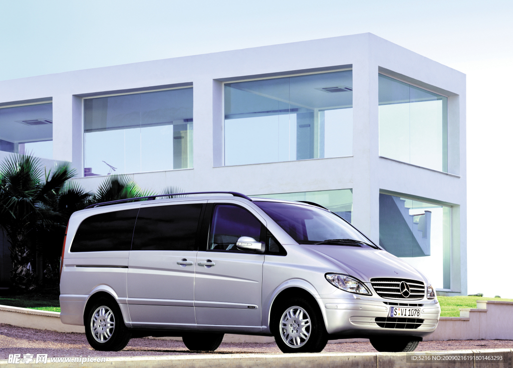 汽车viano jpg