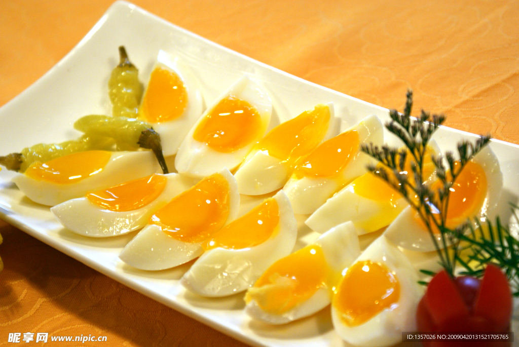鸭蛋黄 凉菜 盘子 泡椒