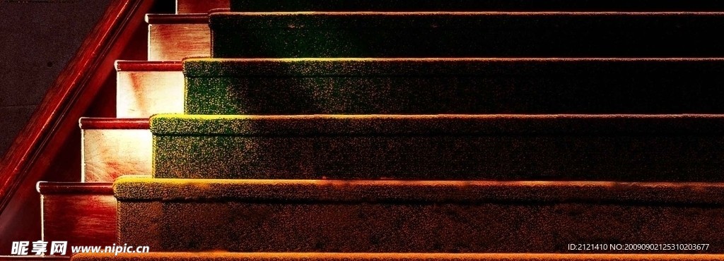 金色楼梯