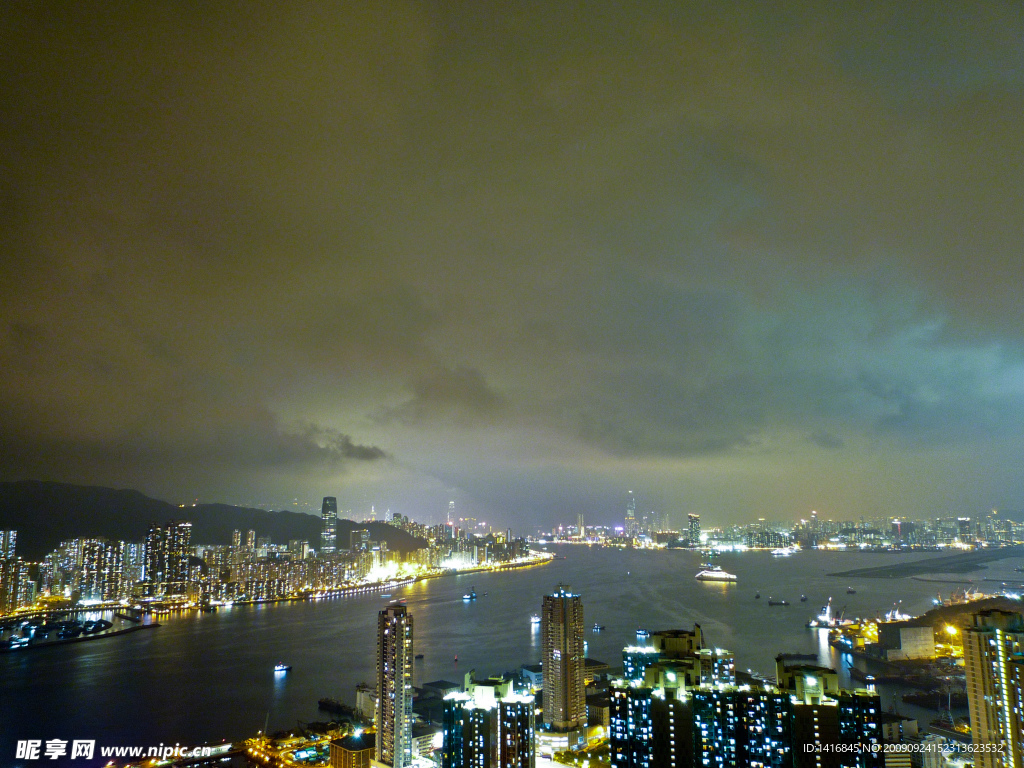 繁华海岸都市夜景