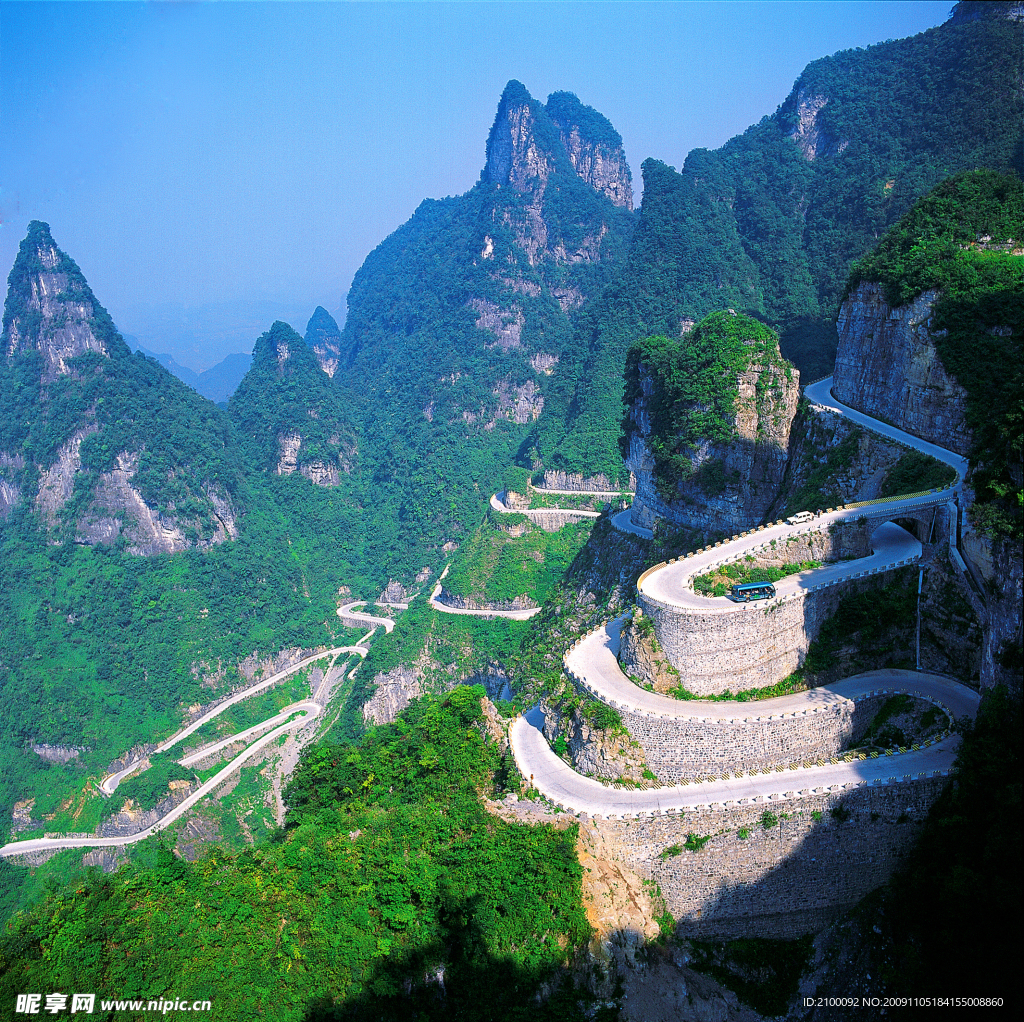 天门山风景_通天大道