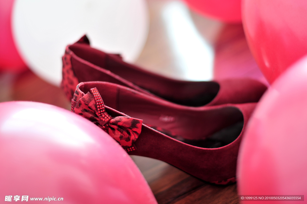 新娘 婚鞋 婚纱摄影 红鞋