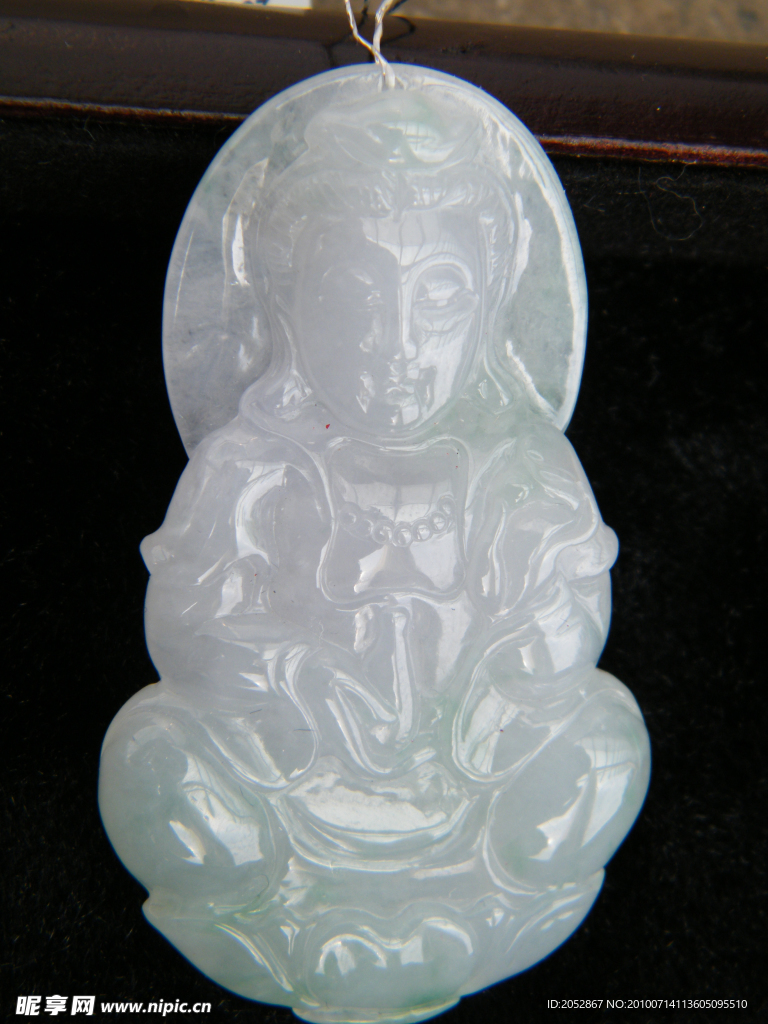 翡翠挂件观音