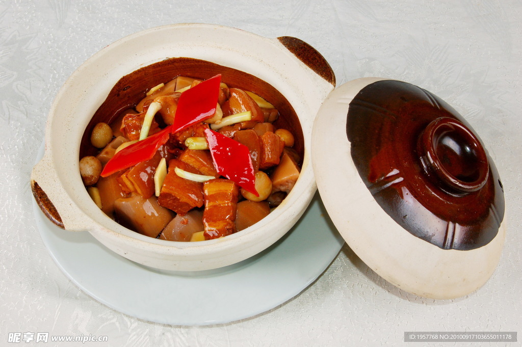 莲藕乳香汁爆扣肉