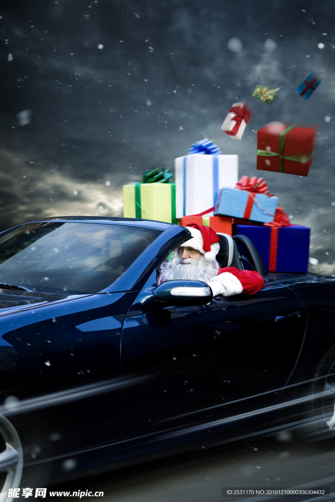 开汽车的圣诞老人